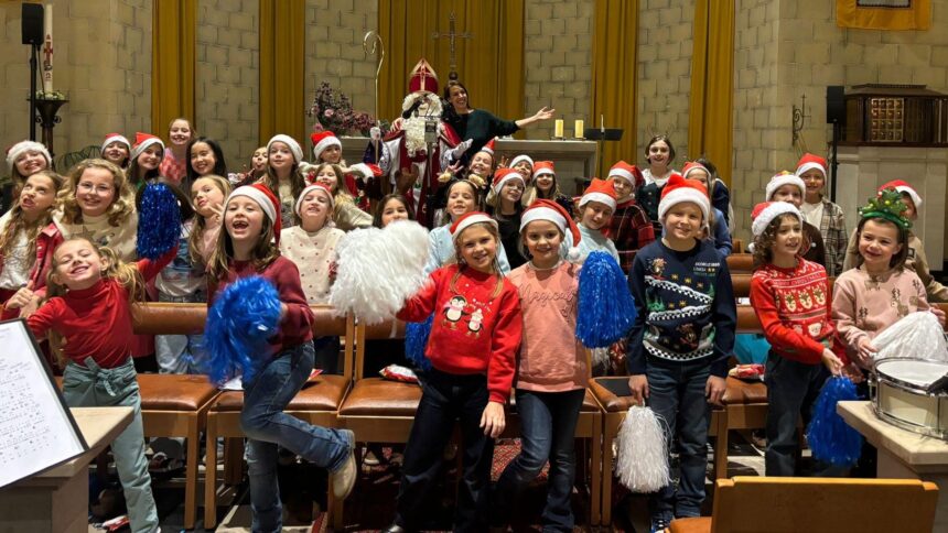 REPORTAGE: Kerstconcert van kinderkoor Sint-Lutgart was een groot succes