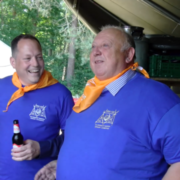 VIDEO: Burgemeester Jo Feytons en schepen Jeroen Bellings bezoeken KSA Erewacht